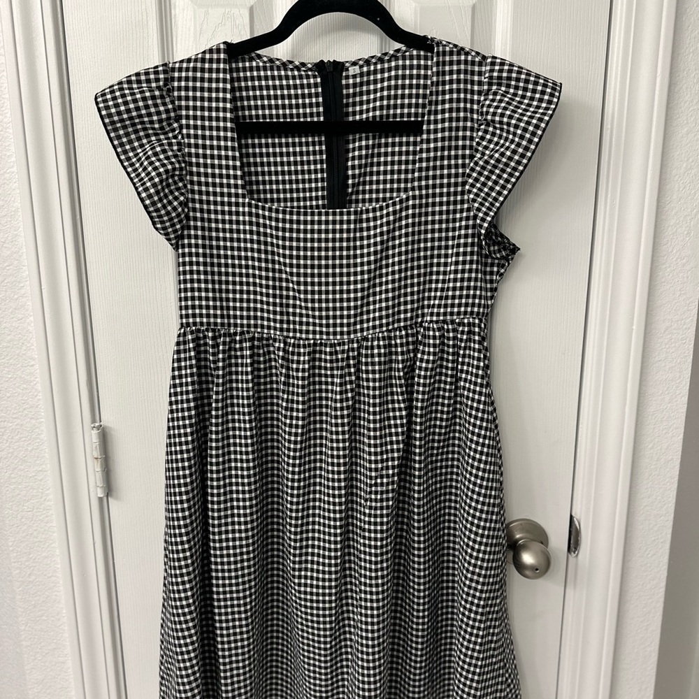 Elegant Black and White Checkered Dress